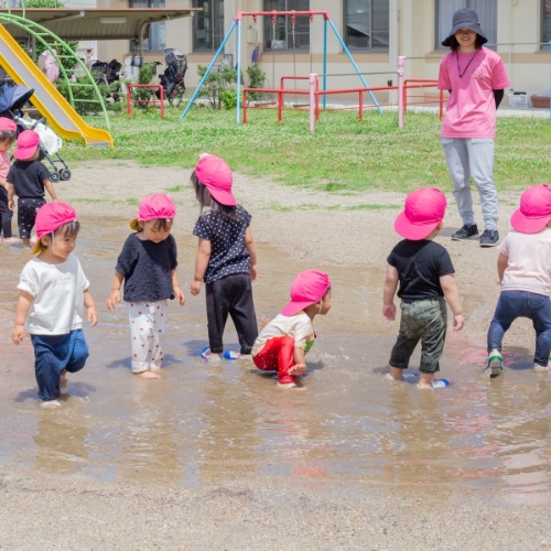 水たまり遊び