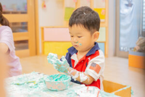 泡遊び
1歳児保育
感触遊び
制作