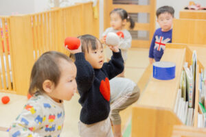 京都市保育園 右京区保育園 小規模保育園 冬　室内遊び