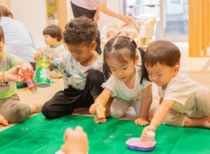京都市　保育園 右京区　保育園 小規模保育園 活動の様子 スタンピング