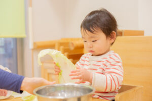 京都市　保育園 右京区　保育園 小規模保育園 活動の様子 食育　0歳児