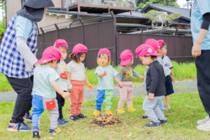京都市保育園 右京区保育園 小規模保育園 活動の様子 芝生広場