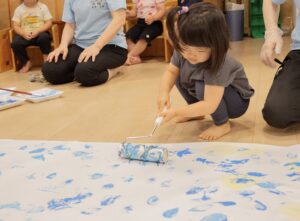 京都市保育園 右京区保育園 小規模保育園 絵の具 制作