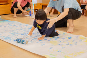 京都市保育園 右京区保育園 小規模保育園 絵の具 制作