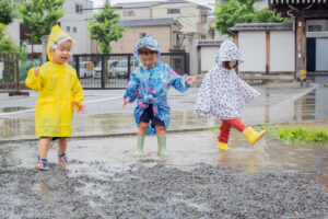 京都市保育園 右京区保育園 小規模保育園 雨遊び 雨 梅雨