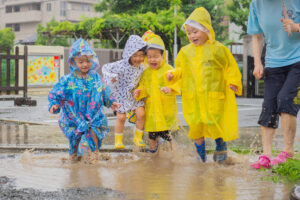 京都市保育園 右京区保育園 小規模保育園 雨遊び 雨 梅雨