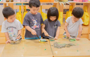 京都市保育園 右京区保育園 小規模保育園 活動の様子 制作