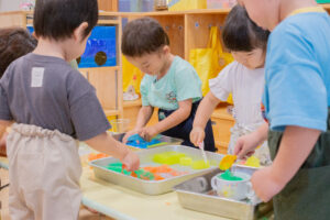 京都市保育園 右京区保育園 小規模保育園 感触遊び